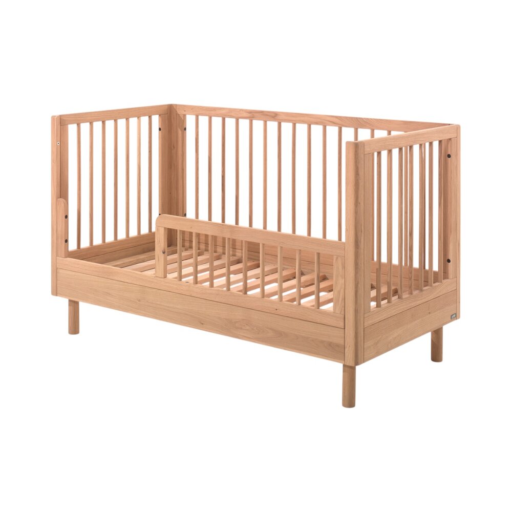 Forrest 2-delige kamer oak (babybed+open commode) + GRATIS speelgoedkoffer