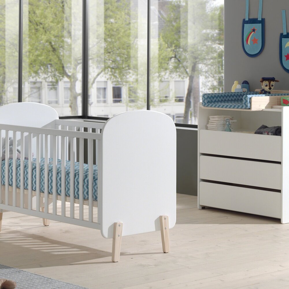 Kiddy 2-delige kamer (babybed+commode+opzetstuk) + GRATIS speelgoedkoffer